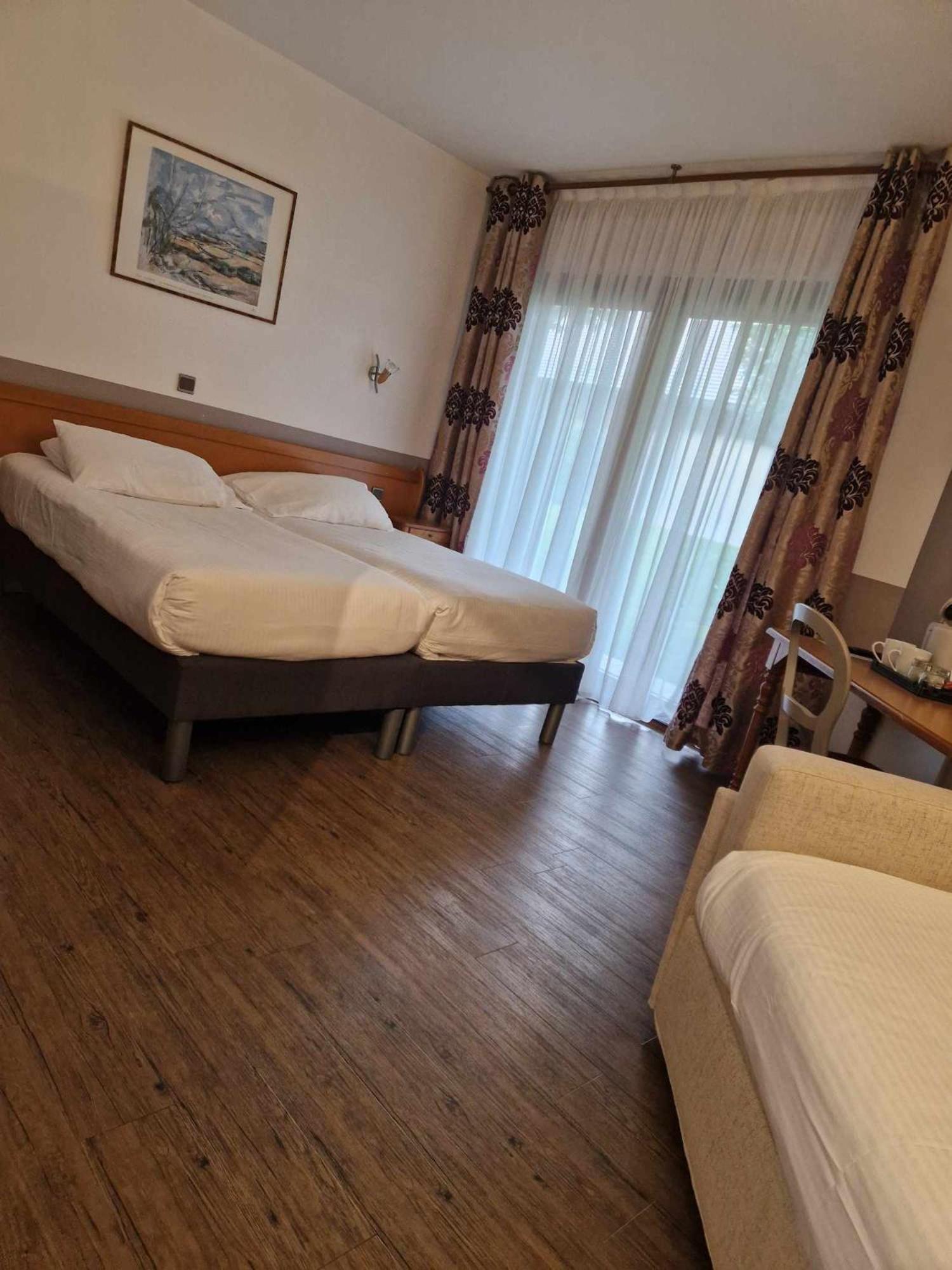 Sure Hotel By Best Western Saint-Quentin Ouest Le Pot D Etain Holnon Экстерьер фото
