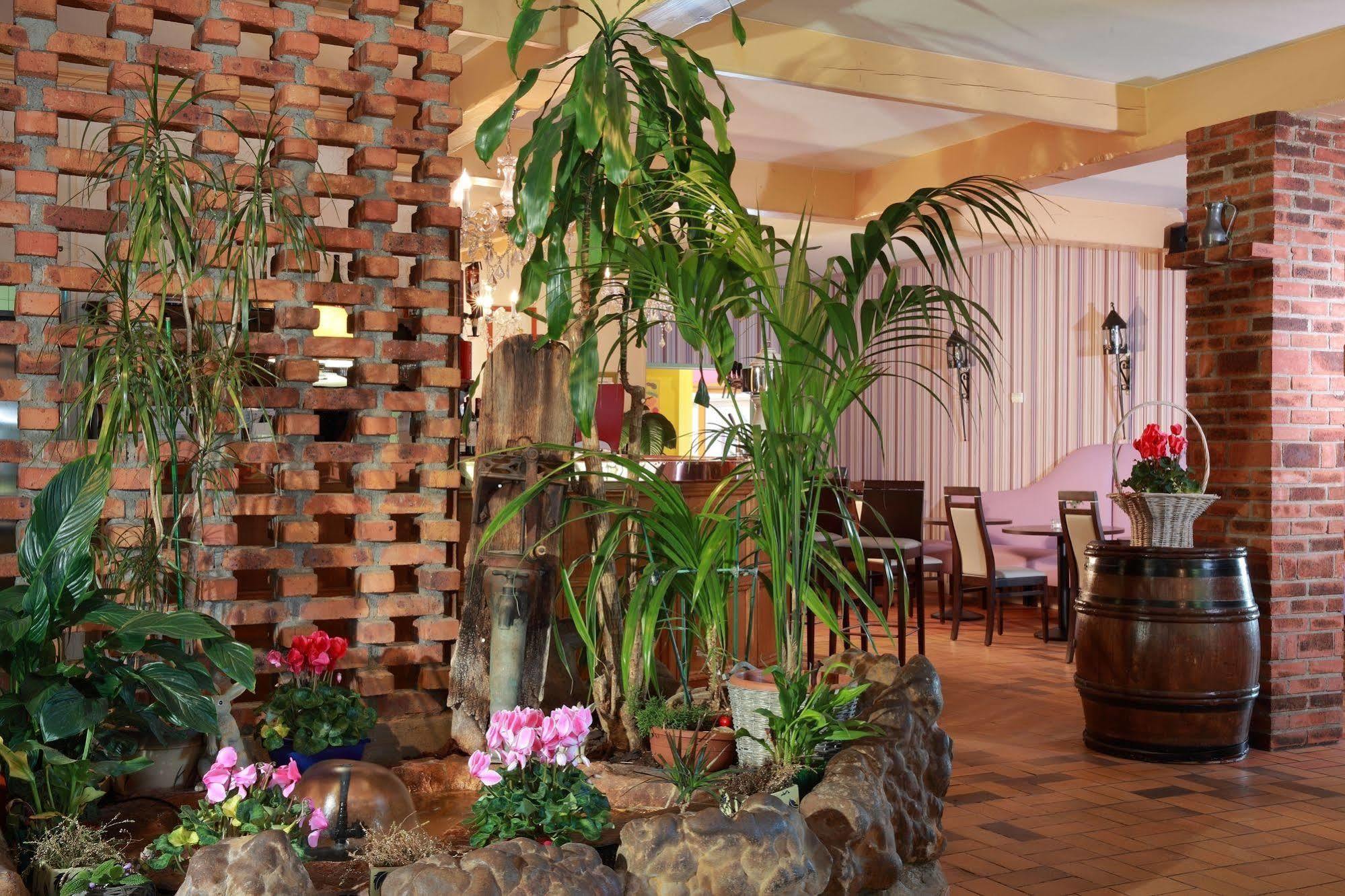 Sure Hotel By Best Western Saint-Quentin Ouest Le Pot D Etain Holnon Экстерьер фото